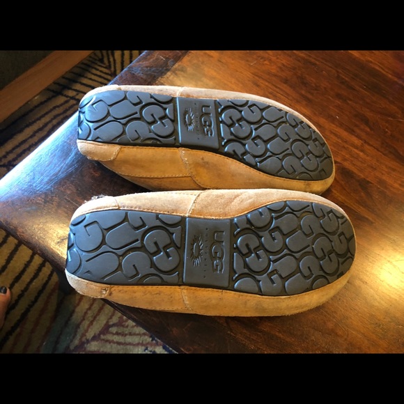 Men’s ugg ascot slippers - Picture 3 of 5